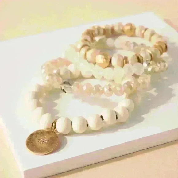 Avenue Zoe Jewelry - Wood Glass Layered Charm Bracelet